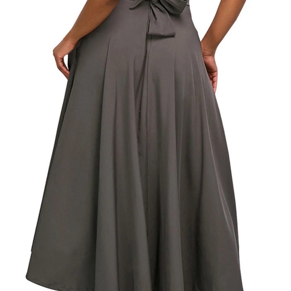 Elegant Gray Women's Skirt - Picture 2 of 3